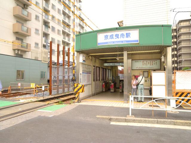 station. Keisei towing 390m to the Train Station