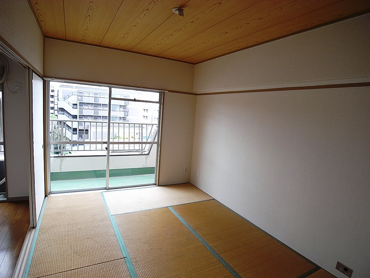 Other room space. Japanese-style room, Tatami is re-covered When you decide residents.