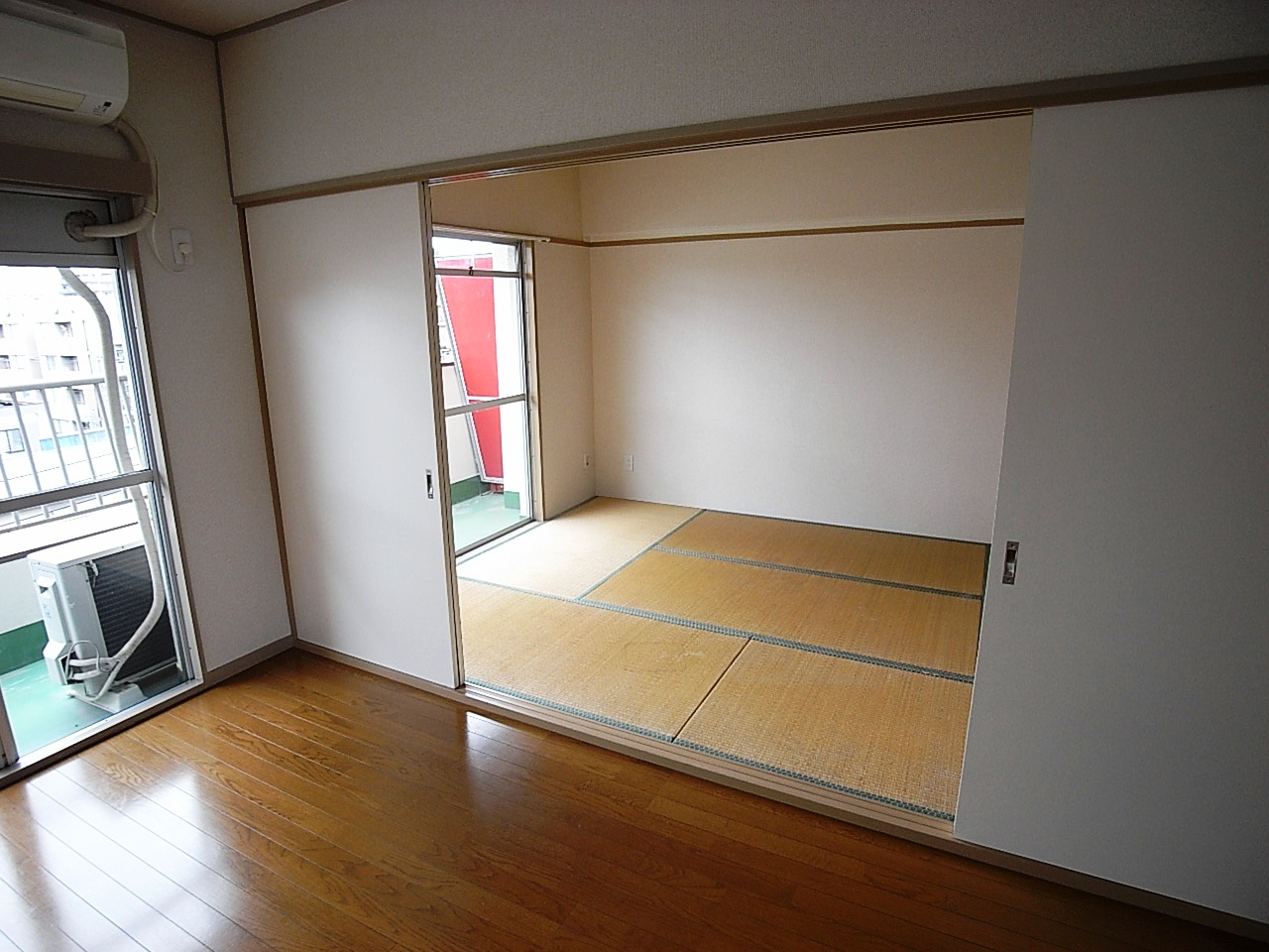 Other room space. Japanese-style room, Tatami is re-covered When you decide residents.