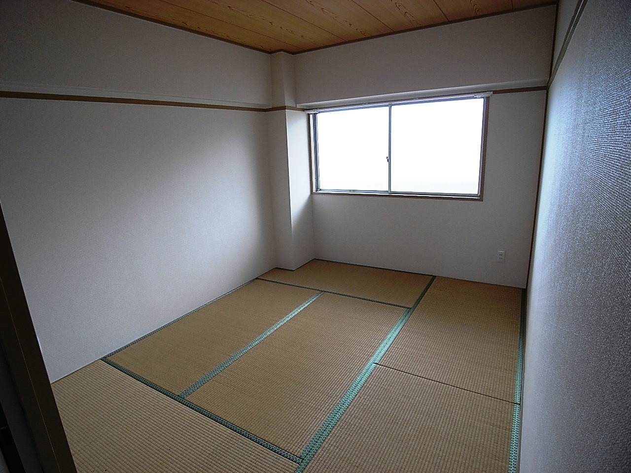 Other room space. Japanese-style room, Tatami is re-covered When you decide residents.