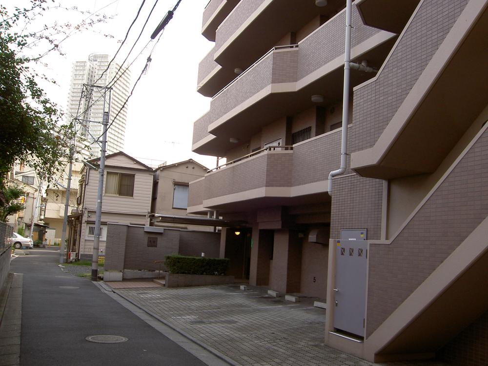 Local appearance photo. Local (10 May 2013) Shooting