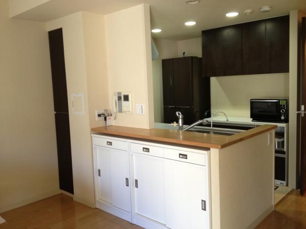 Kitchen. Kitchen counter / December 2013 shooting