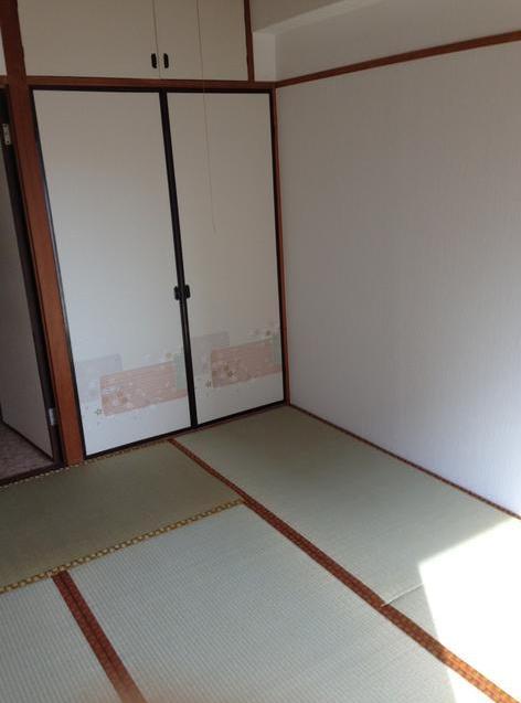 Other room space. Japanese-style lovers to