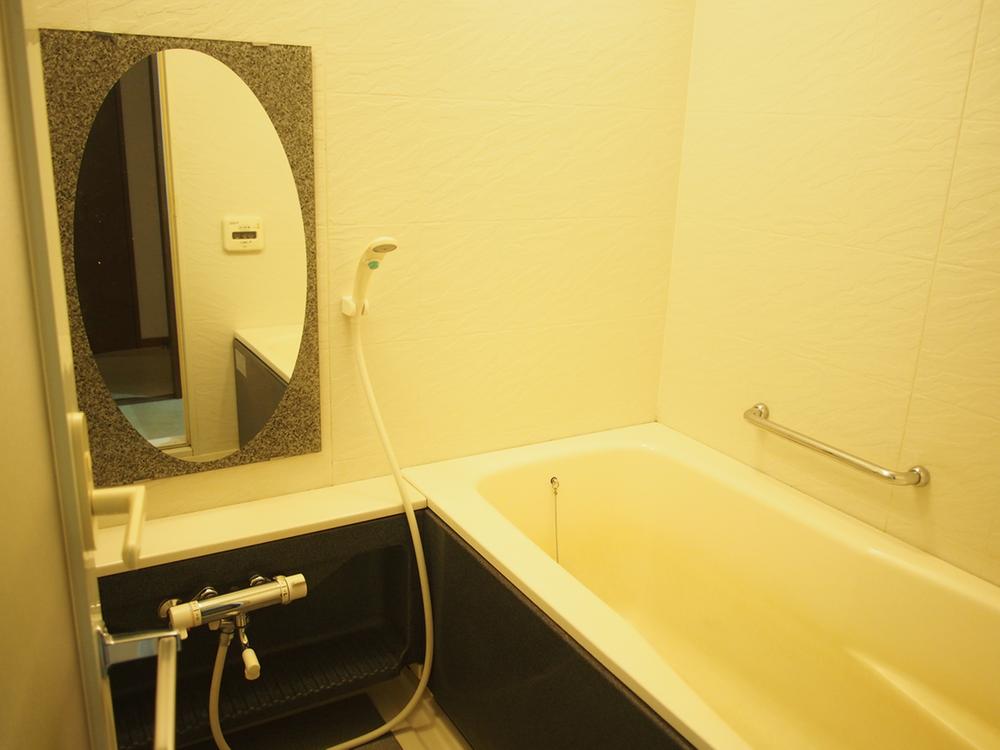 Bathroom. Bathroom ventilation drying function of Otobasu (December 2013) Shooting