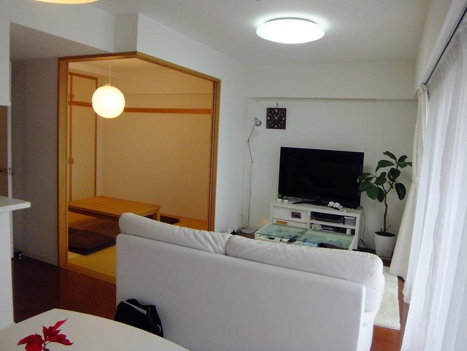 Living. Japanese-style room is also connected with the LDK, You can use it as a visitor.
