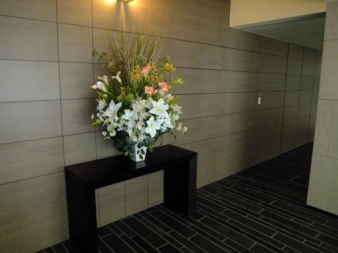 Entrance. Common areas