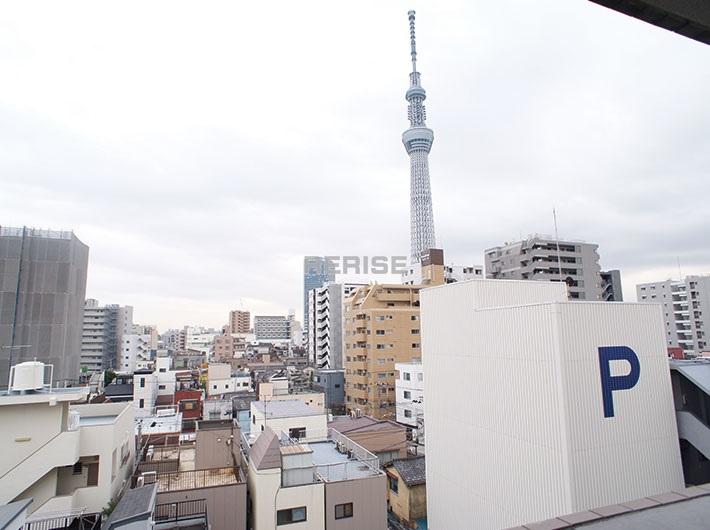View photos from the dwelling unit. Bigger Sky tree if the naked eye you can see