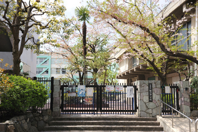 Junior high school. 265m to Sumida Tatsutate river junior high school (junior high school)