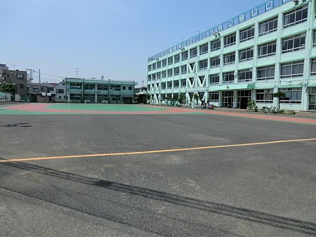 Primary school. 400m to Sumida Ward third Shingo 嬬小 school