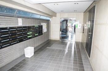 Entrance. Management state is also good!