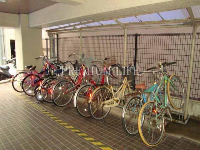 Other common areas.  [Bicycle-parking space] Since the immediate out Entrance, Day is also useful in a hurry