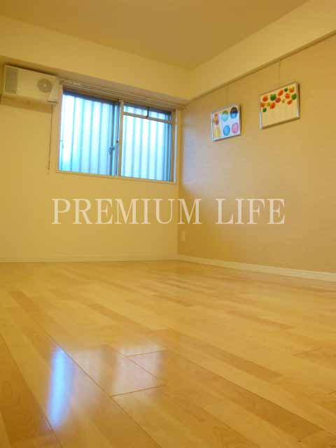 Non-living room. 7.2 Pledge of Western-style