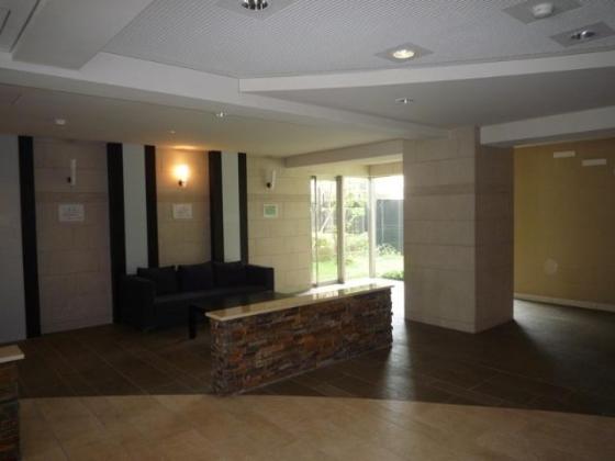 Other common areas.  [lobby] Serene lobby.