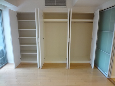 Receipt. Large closet