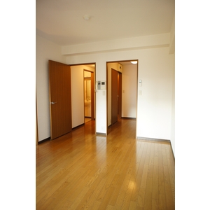 Living and room. *living ~ About 9.4 Pledge ~ *