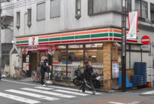 Convenience store. Seven-Eleven Mukojima store up (convenience store) 304m