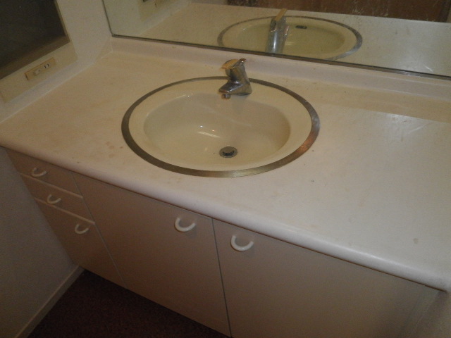 Washroom. It is under renovation. I'm sorry