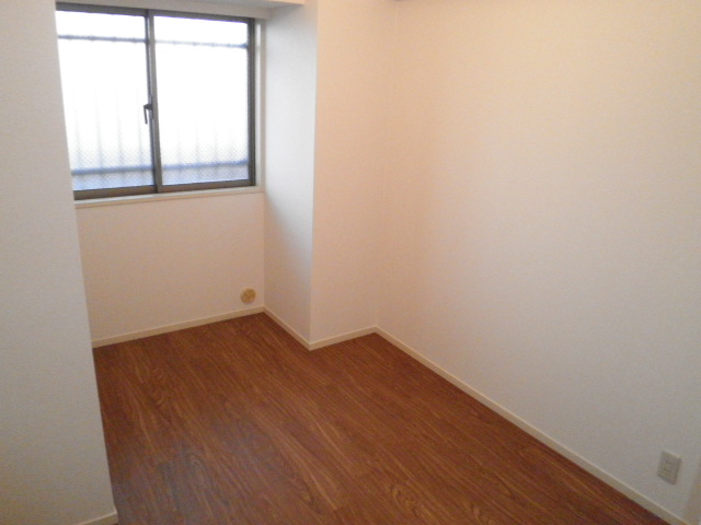 Other room space. Western-style 4.44 Pledge. It is under renovation. I'm sorry