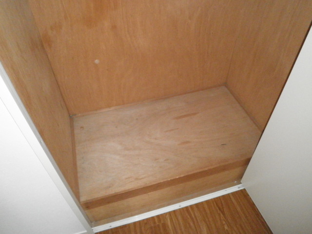 Receipt. Western-style 4.93 Pledge side. It is under renovation. I'm sorry