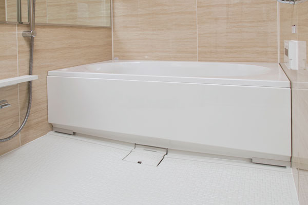 Bathing-wash room.  [Low-floor unit bus] Adopt a low-floor type that kept low height straddle bathtub. From children to the elderly, Anyone gently, It will not take into account the ease of use.