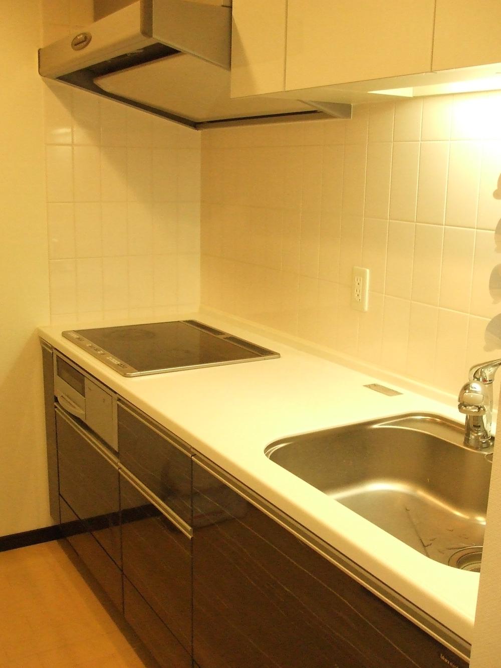 Kitchen. Room (August 2013) Shooting