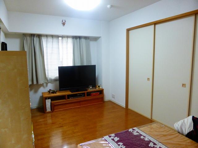 Living. The room is very carefully your