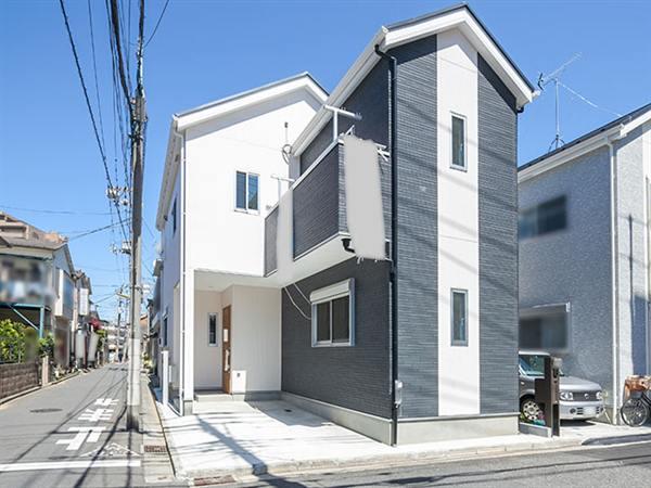 Southwest corner lot sunny local.  2013 / 05 shooting