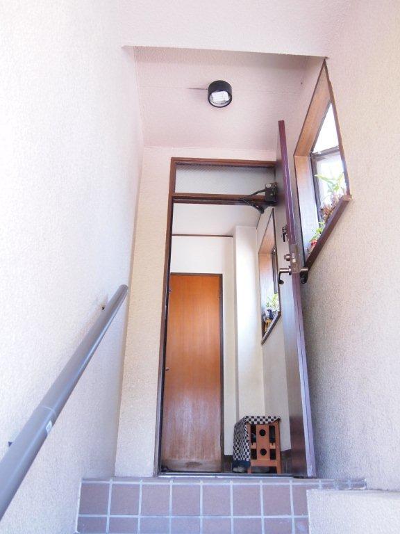 Entrance. Entrance (May 2013) Shooting