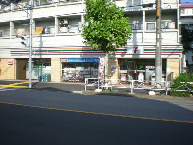 Convenience store. 490m to Seven-Eleven (convenience store)