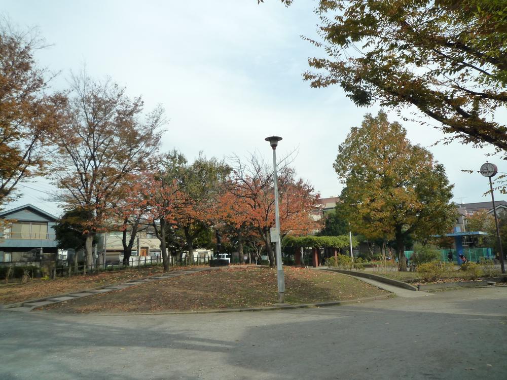 park. 620m until Higashimukojima North Park