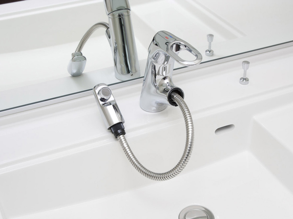 Bathing-wash room.  [Single lever faucet] The vanity is, Head is pulled out, It has adopted a convenient single-lever faucet, for example, when you wash basin bowl.