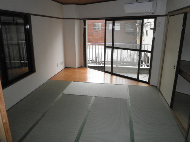 Other room space. Japanese-style room 6 quires