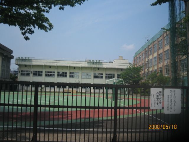 Junior high school. Municipal Terashima 620m up to junior high school (junior high school)