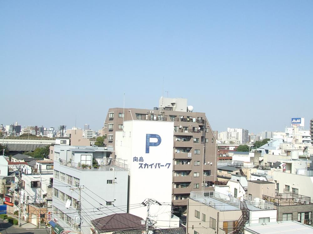 View photos from the dwelling unit. View from the site (November 2013) Shooting