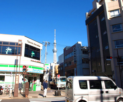 Convenience store. FamilyMart Kamezawa Yonchome store up (convenience store) 241m