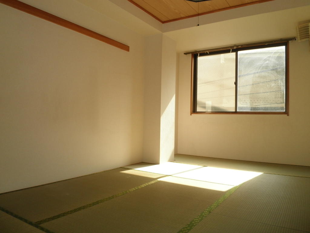 Other room space. Japanese-style room 7.5 quires