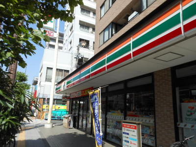 Convenience store. 180m to Seven-Eleven (convenience store)