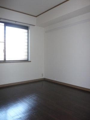 Living and room. The north side of the Western-style is 6.0 tatami rooms. 