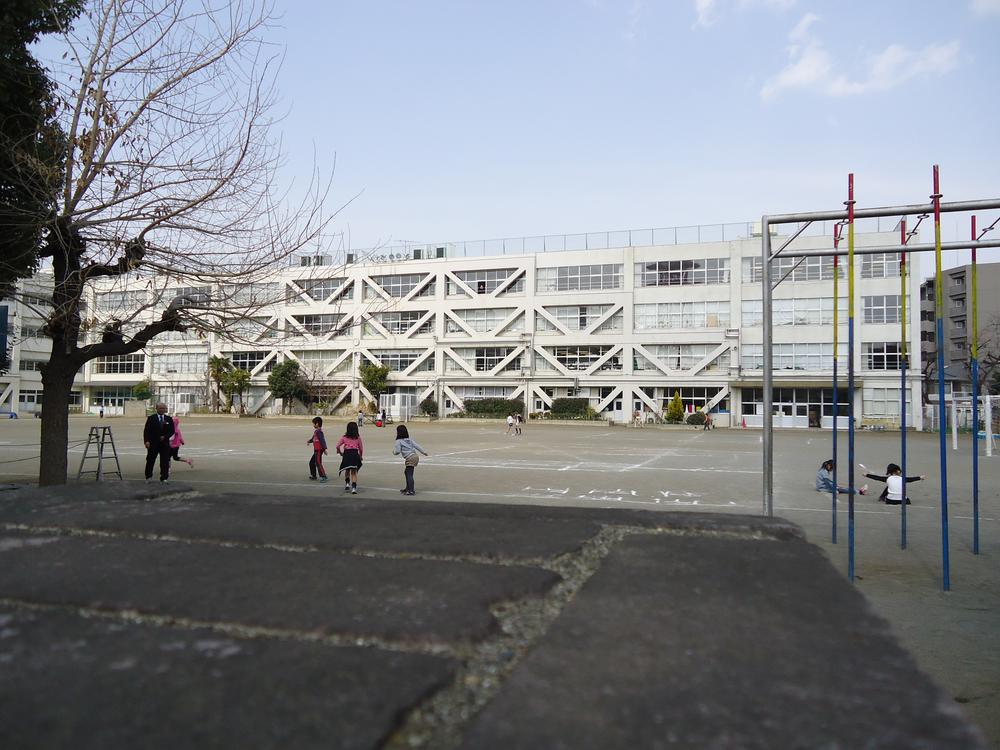 Primary school. Tachikawa Municipal second elementary school up to 400m