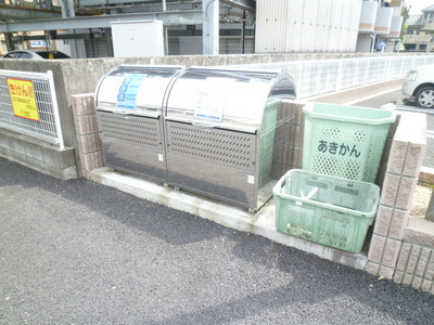 Entrance. Garbage station