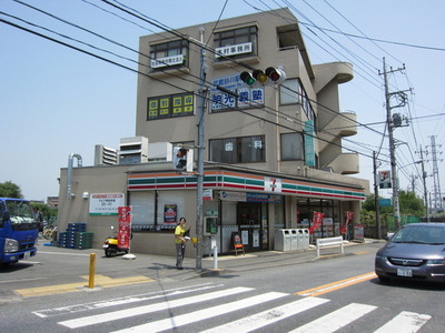 Convenience store. 1100m to Seven-Eleven (convenience store)