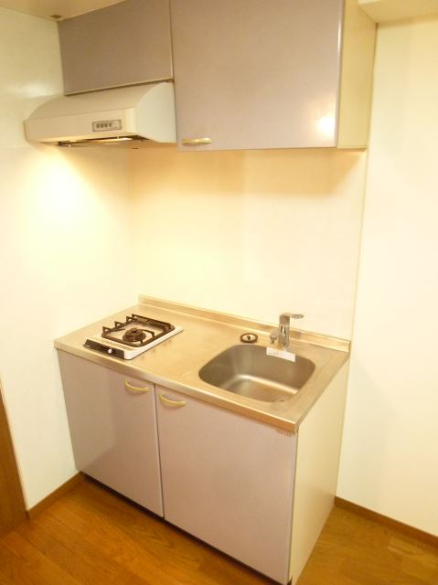 Kitchen.  ☆ You can cooking fun with gas stove kitchen ☆