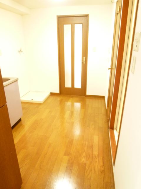 Kitchen.  ☆ Since there is quire 4 kitchen, You can use comfortably ☆