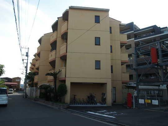 Local appearance photo. Mansion appearance