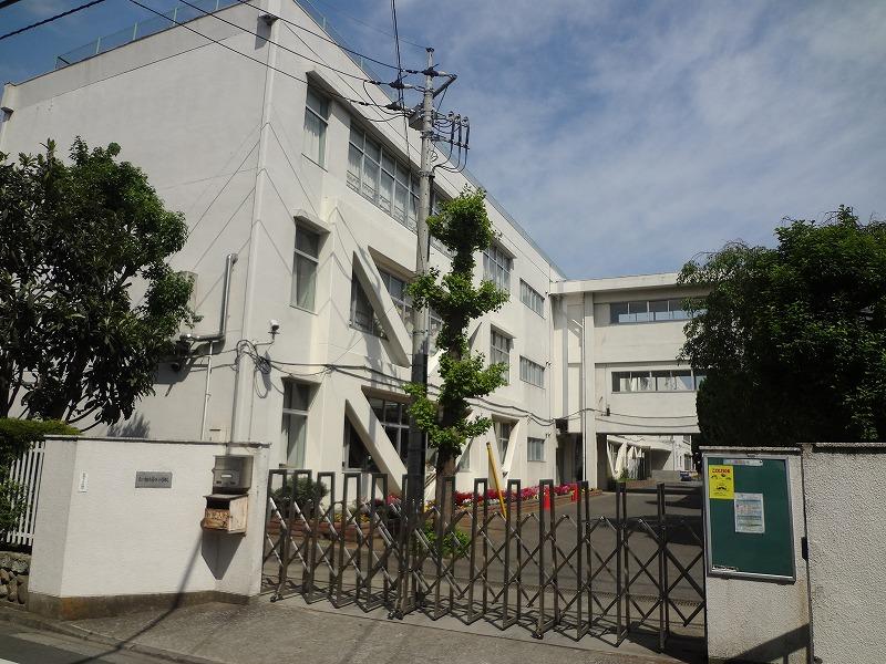 Primary school. 341m to Tachikawa Municipal third elementary school (elementary school)