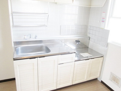 Kitchen.  ☆ Gas stove installation Allowed ☆