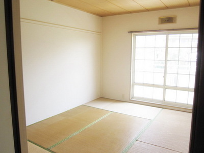 Living and room.  ☆ Is a Japanese-style room ☆