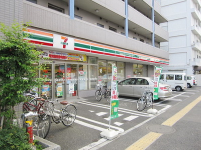 Supermarket. Seven-Eleven Tachikawa Akebonocho Sanchome store up to (super) 240m