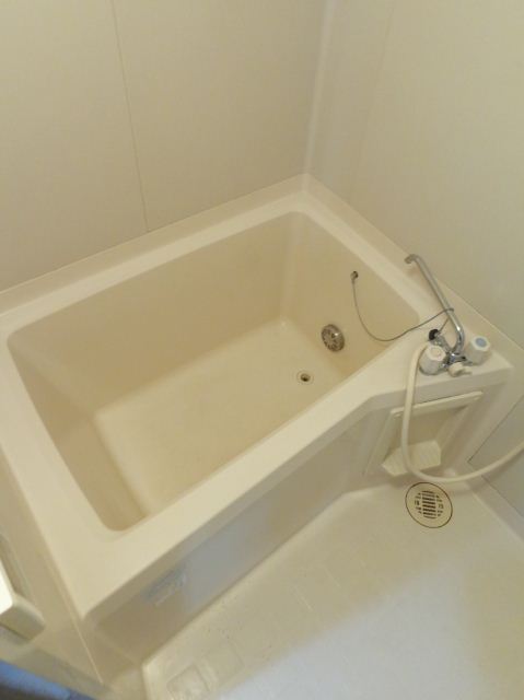 Bath. ☆ bus ☆