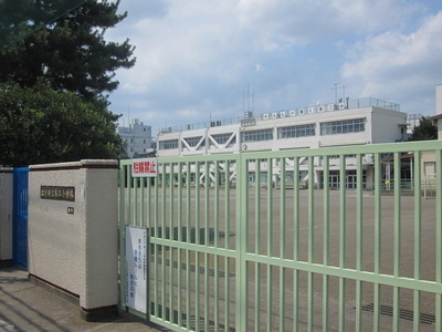 Primary school. 690m to Tachikawa third elementary school (school district) (Elementary School)